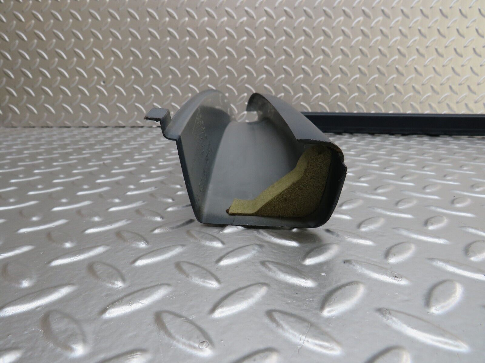 24974 Mercedes-Benz W140 S320 Front Right Door Window Trim 1407206462