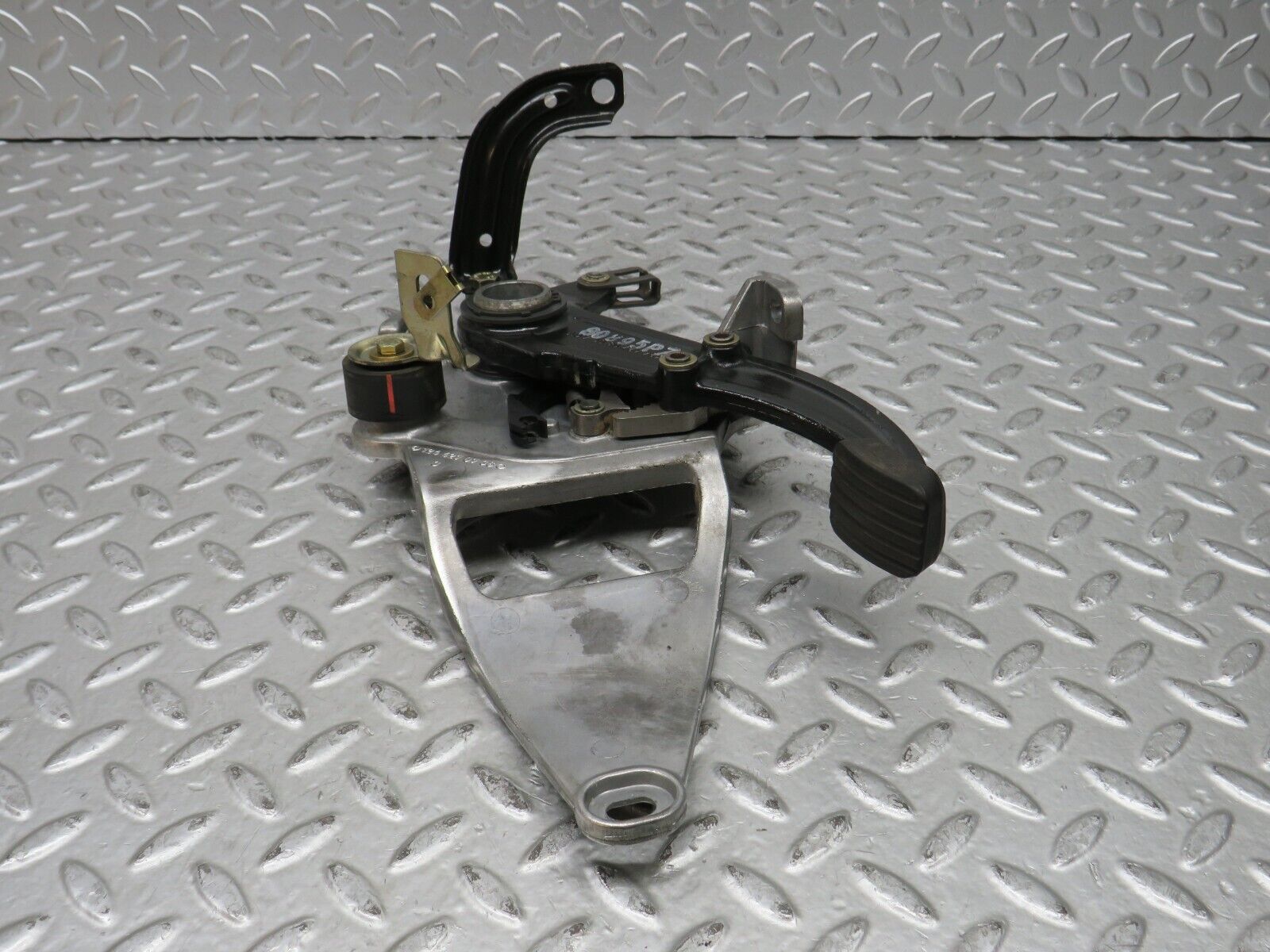 28972 Mercedes-Benz C124 320CE Coupe Parking Brake Pedal 1244270736 1244270801