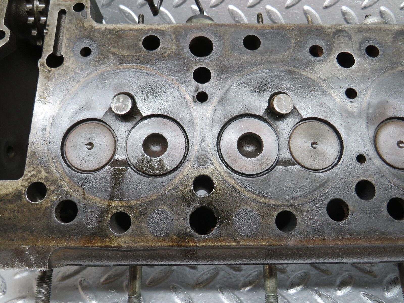31138 Mercedes-Benz W123 200D Cylinder Head 6150162301