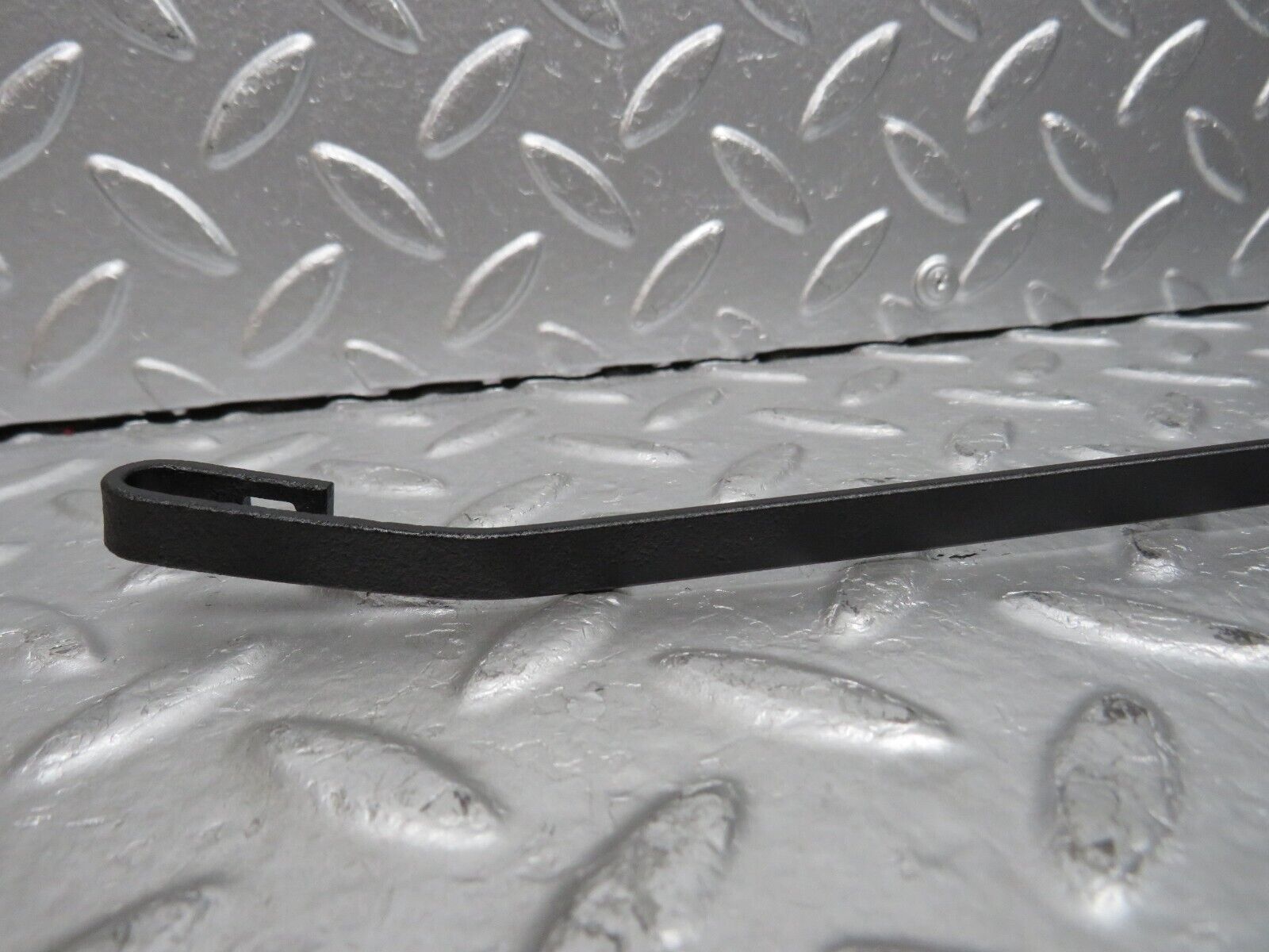 31160 Mercedes-Benz W123 200D Wiper Arm Bosch Right Side