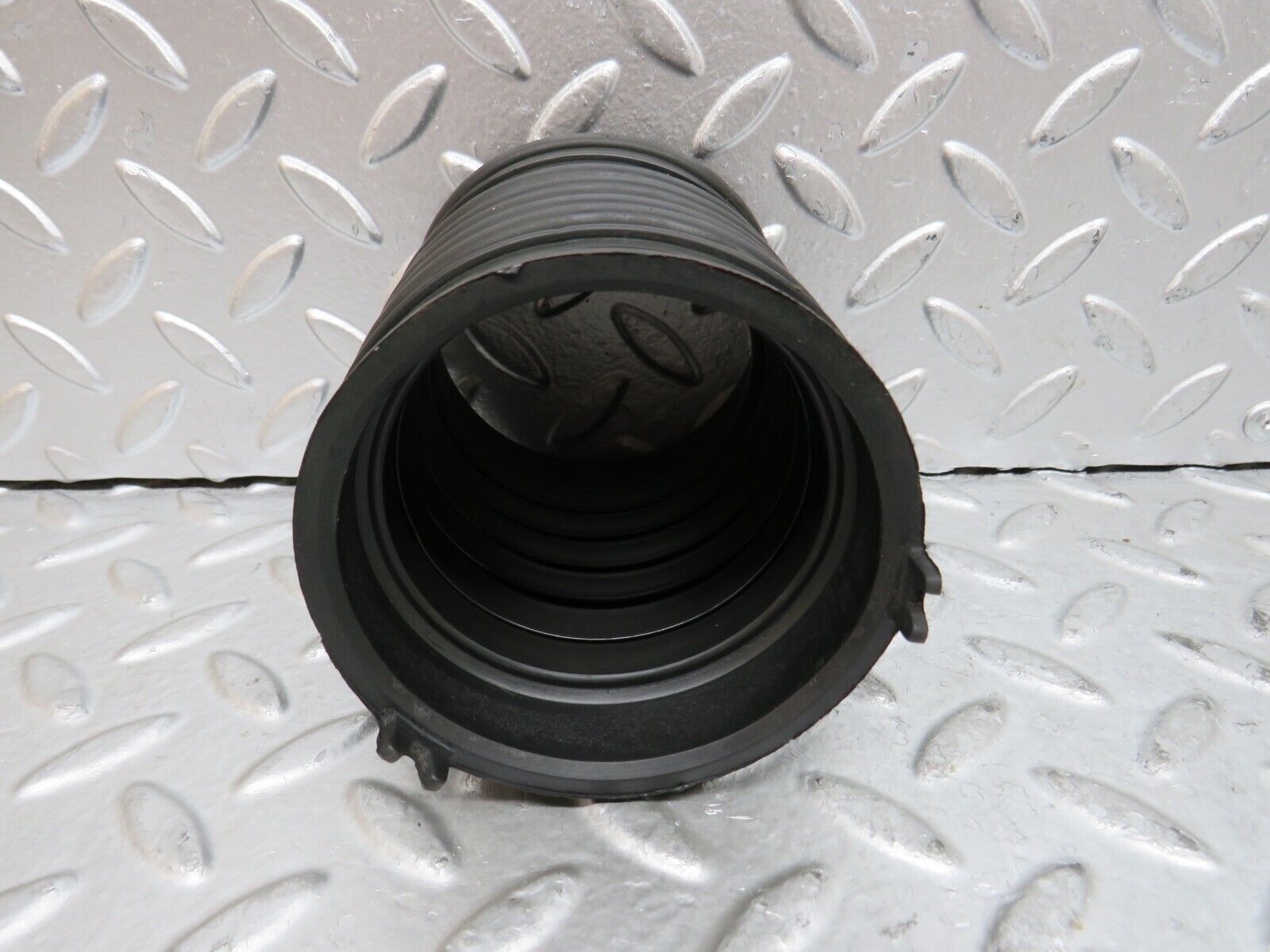 29113 Mercedes-Benz C124 320CE Coupe Air Intake Hose 1040940191