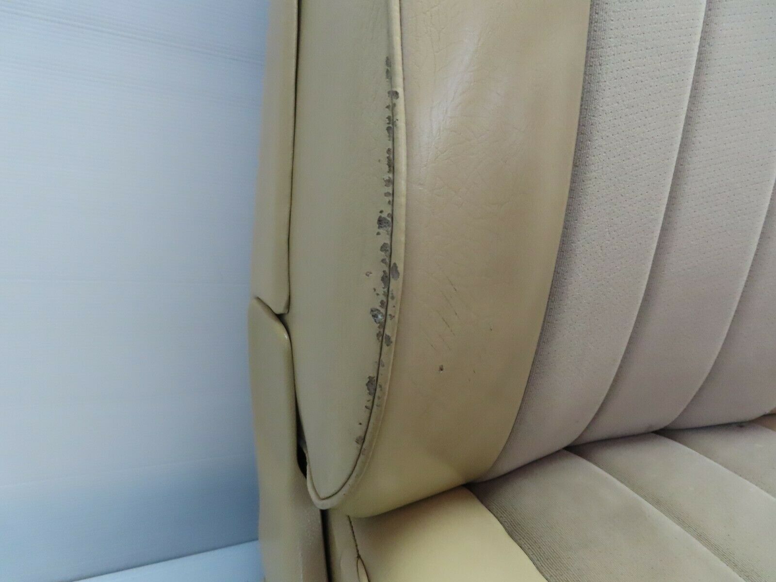 7322 Mercedes-Benz W116 450SE Front Right Seat Passenger Seat