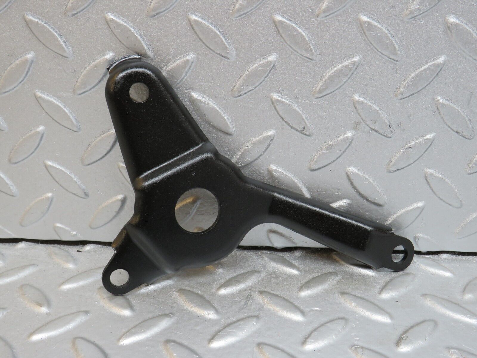 38114 Mercedes-Benz A124 320E Belt Tensioner Strut Bracket 1042020040