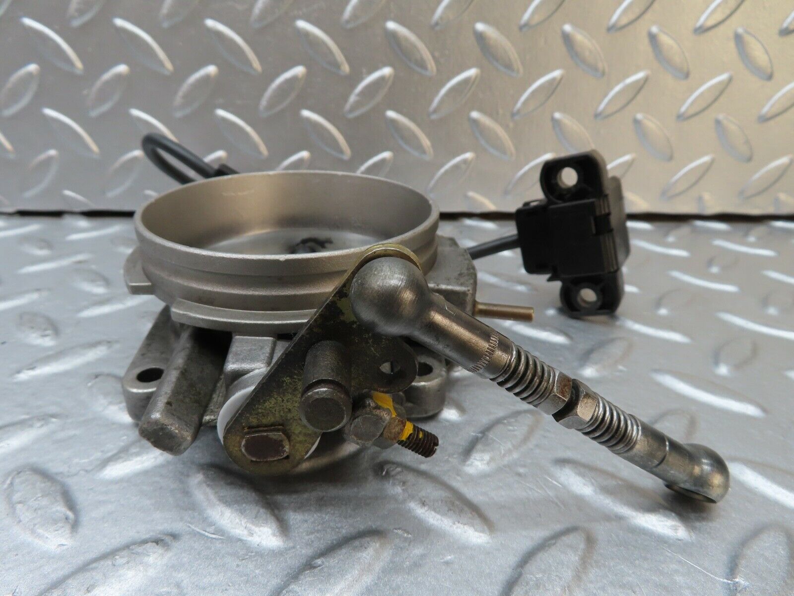 20037 Mercedes-Benz R129 300SL Coupe Throttle Body Valve 0021402853