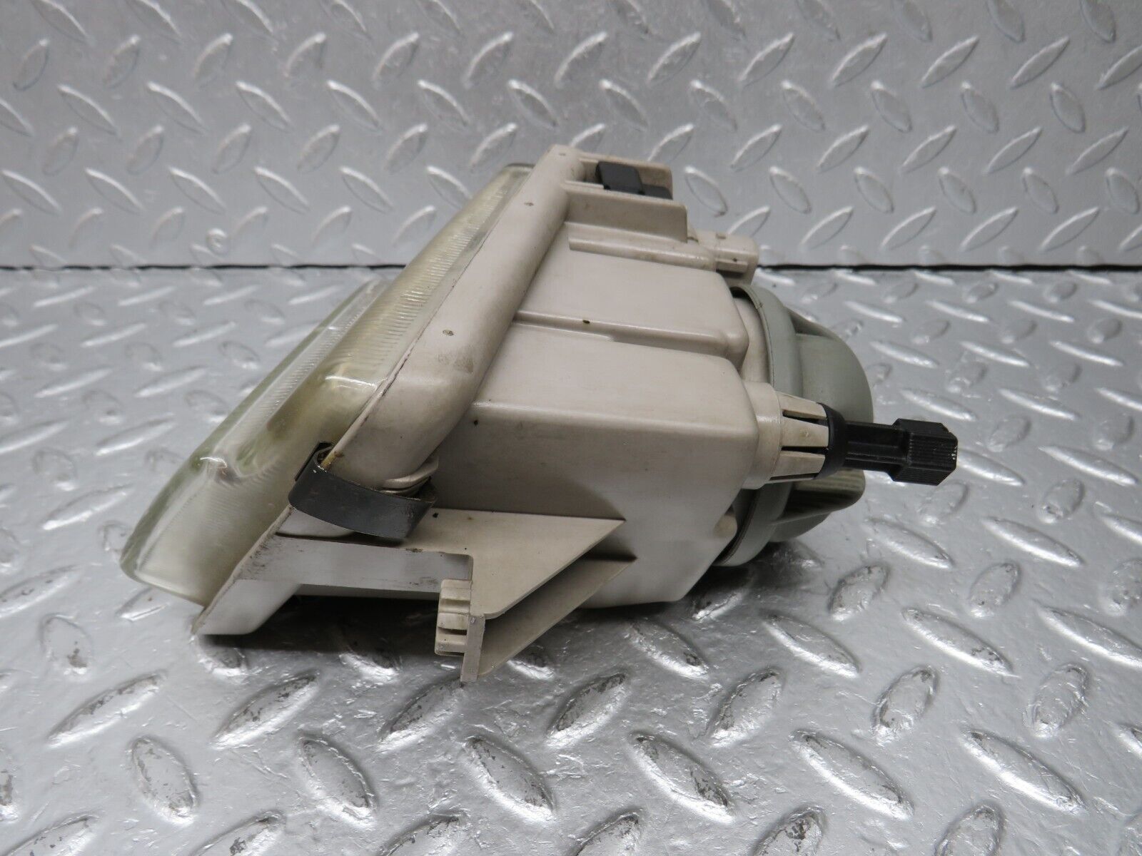 39611 Mercedes-Benz R129 320SL Coupe Front Left Fog Light Bosch 1305621696 1305230160 1305219028