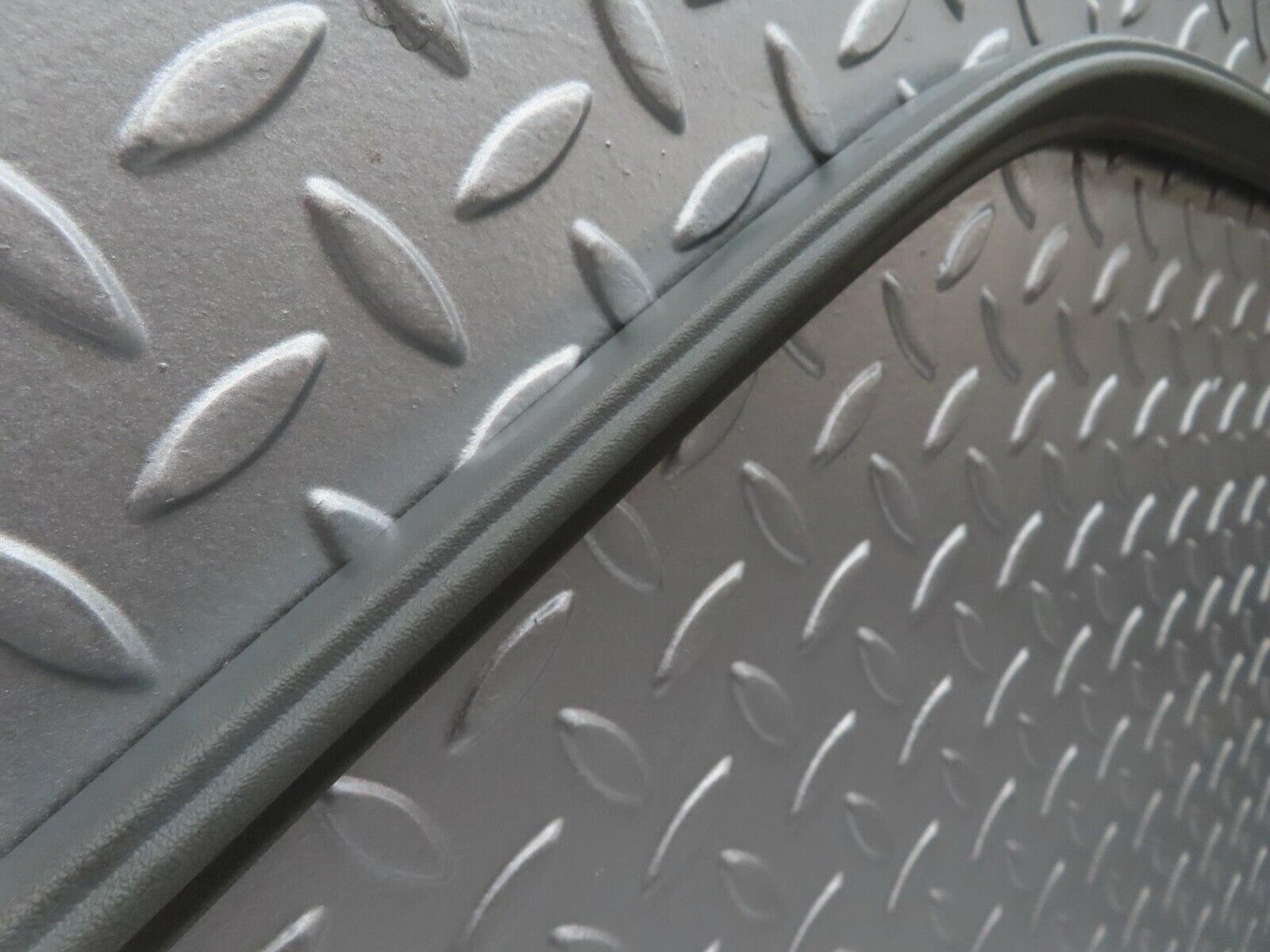 16374 Mercedes-Benz W124 260E Front Right Door Window Frame Trim Cover