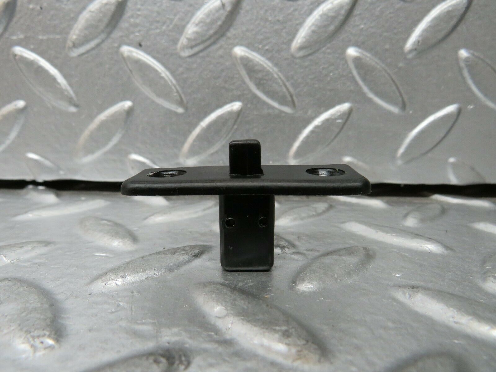 23420 Mercedes-Benz W116 350SE Glove Box Lock 1076890025