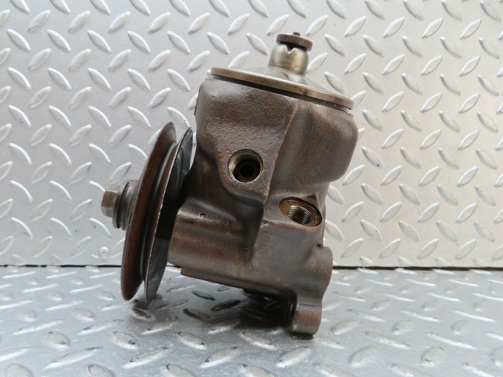 19221 Mercedes-Benz W123 300D Power Steering Pump Vickers Type 24