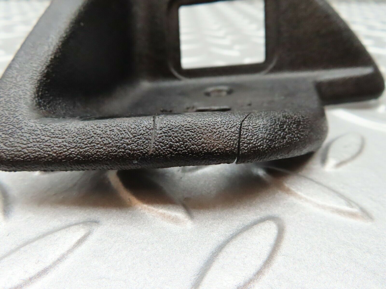 3735 Mercedes-Benz S123 200T Wagon Rear Seat Latch Cover Right 1236922422