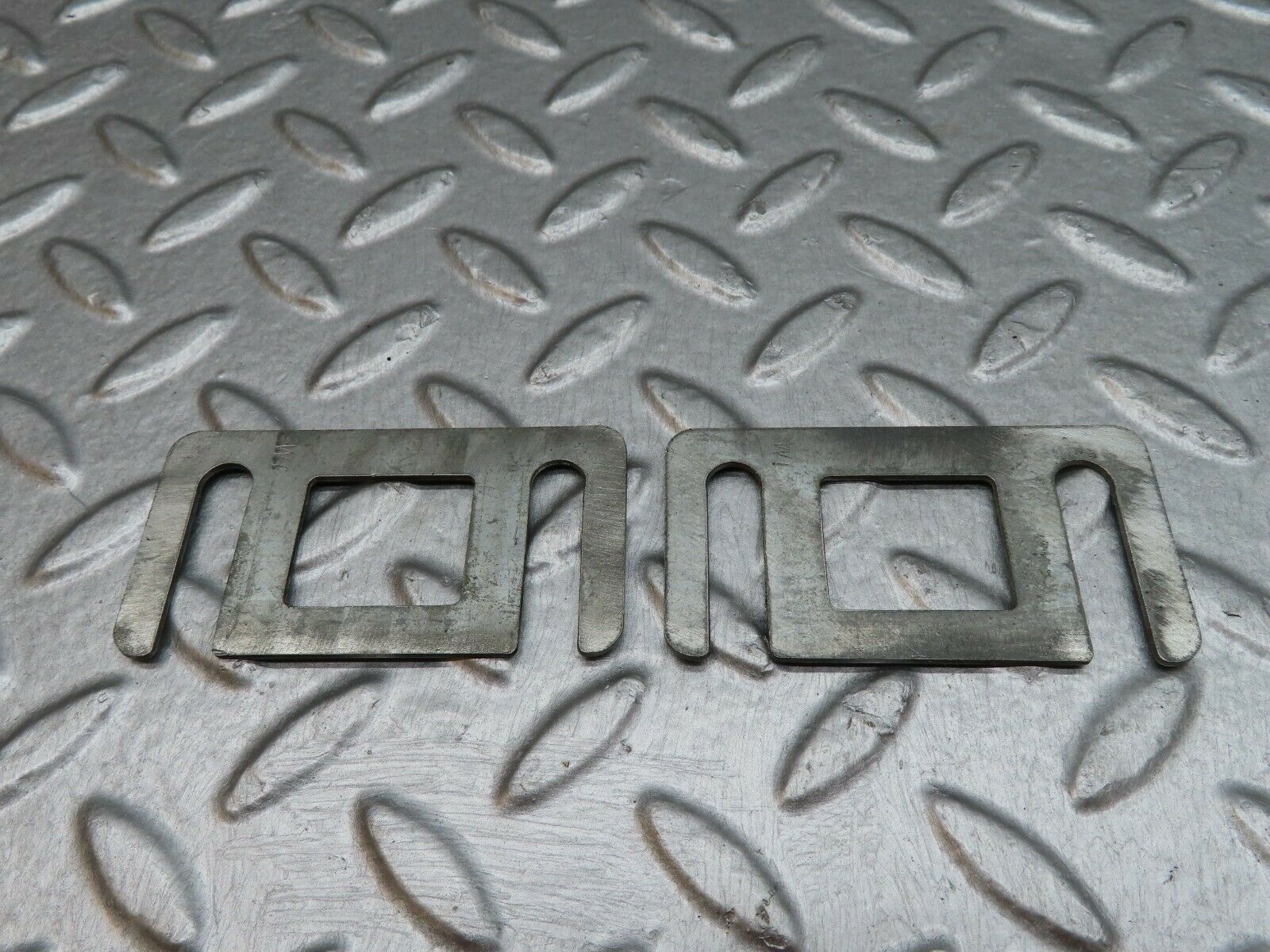 18048 Mercedes-Benz W123 200 Door Lock Latch Left Side