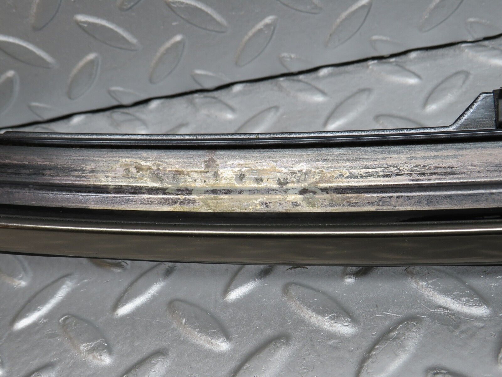 38607 Mercedes-Benz R129 280SL Coupe Front Windscreen Top Chrome Trim