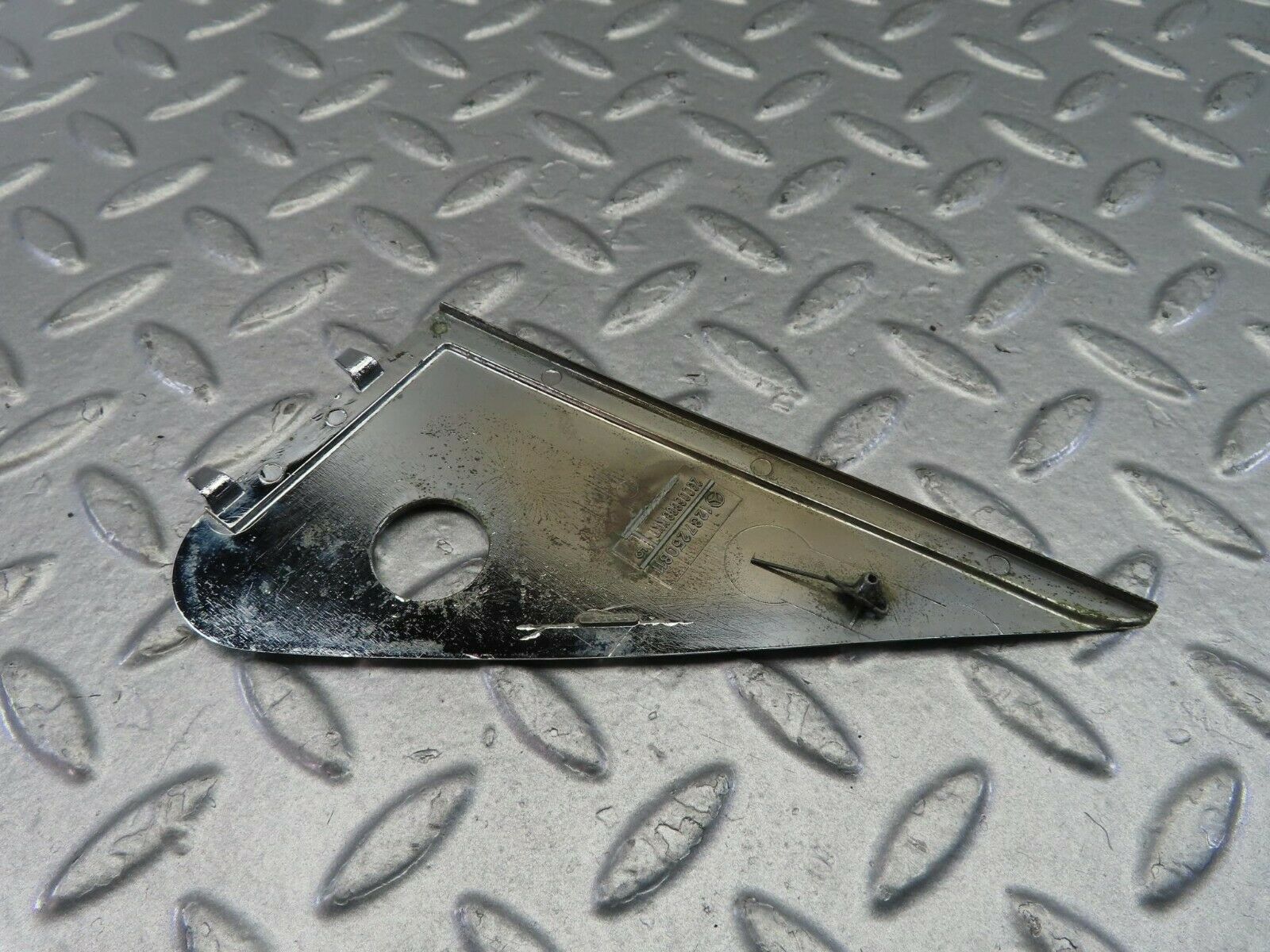 10858 Mercedes-Benz W123 230E Mirror Triangle Cover Right 1237250811