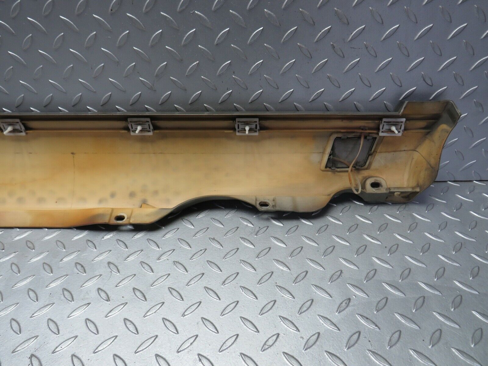 21810 Mercedes-Benz W126 300SE Side Skirt Right Side 1266905040