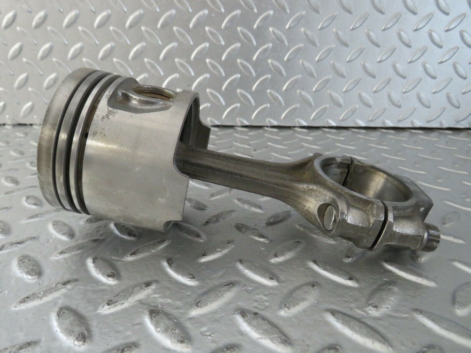 23581 Mercedes-Benz W114 280E Piston With Connecting Rod 86.00 mm