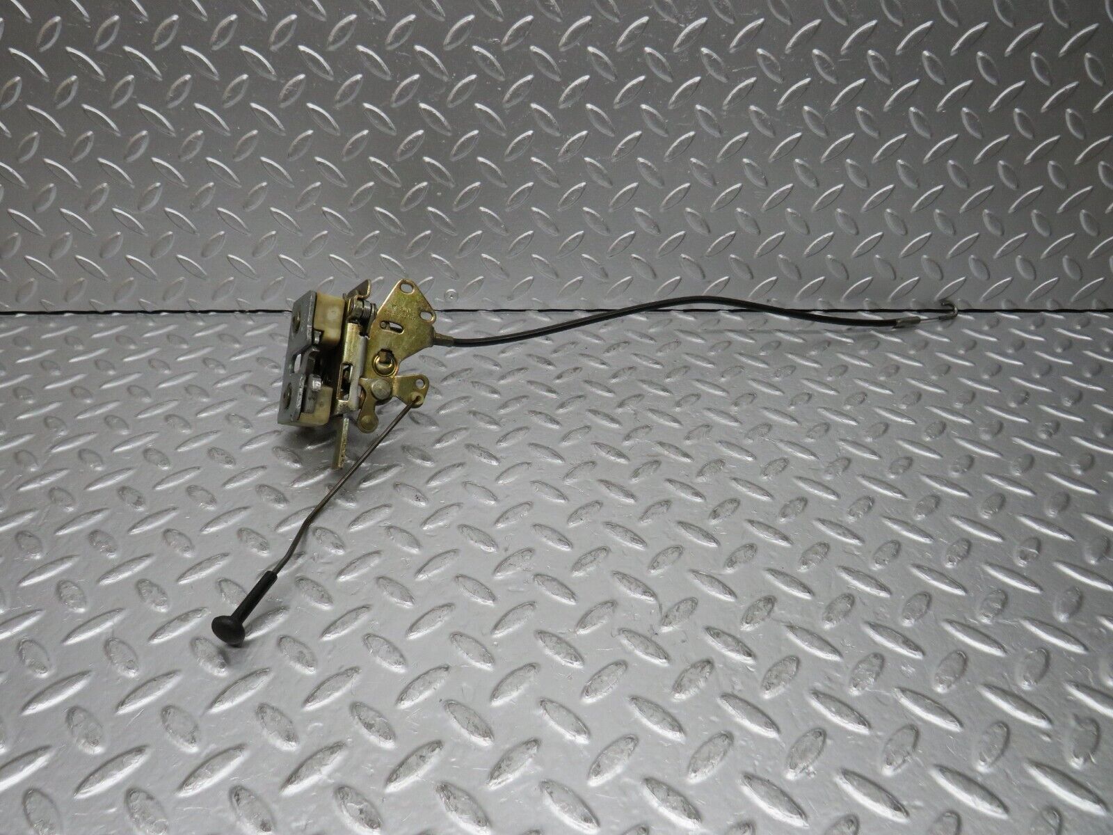 30102 Porsche 924 Right Door Lock Mechanism 92853705405 92853715403