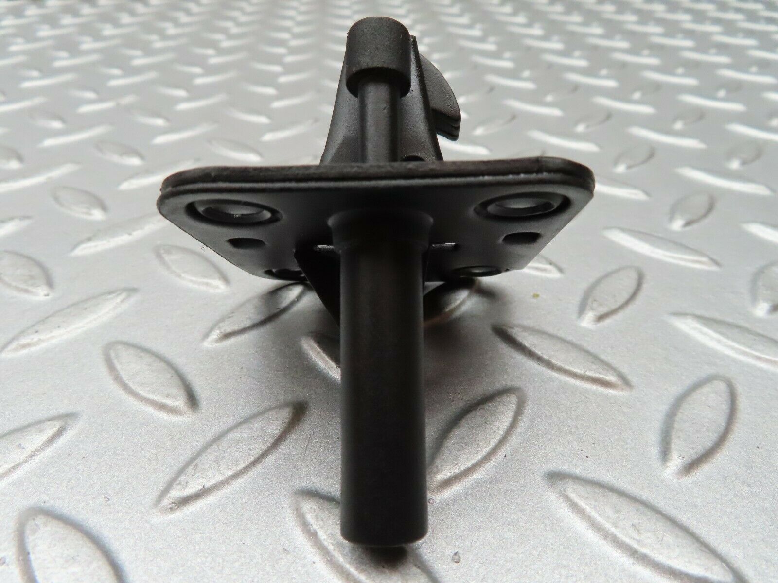 4003 Mercedes-Benz S123 200T Wagon Bonnet Lock Latch