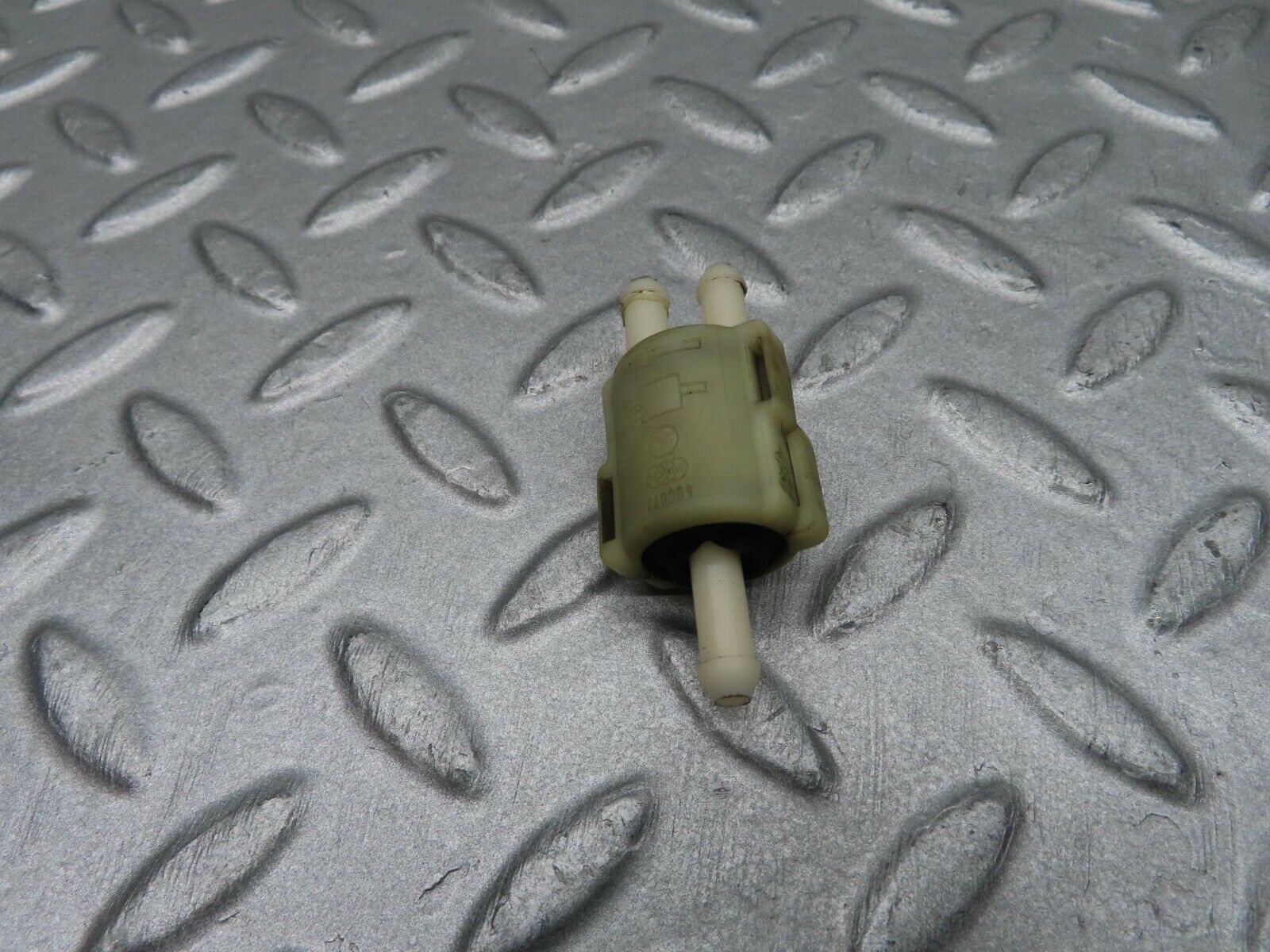 12050 Mercedes-Benz R129 300SL Coupe Windscreen Washer Fluid Distributor