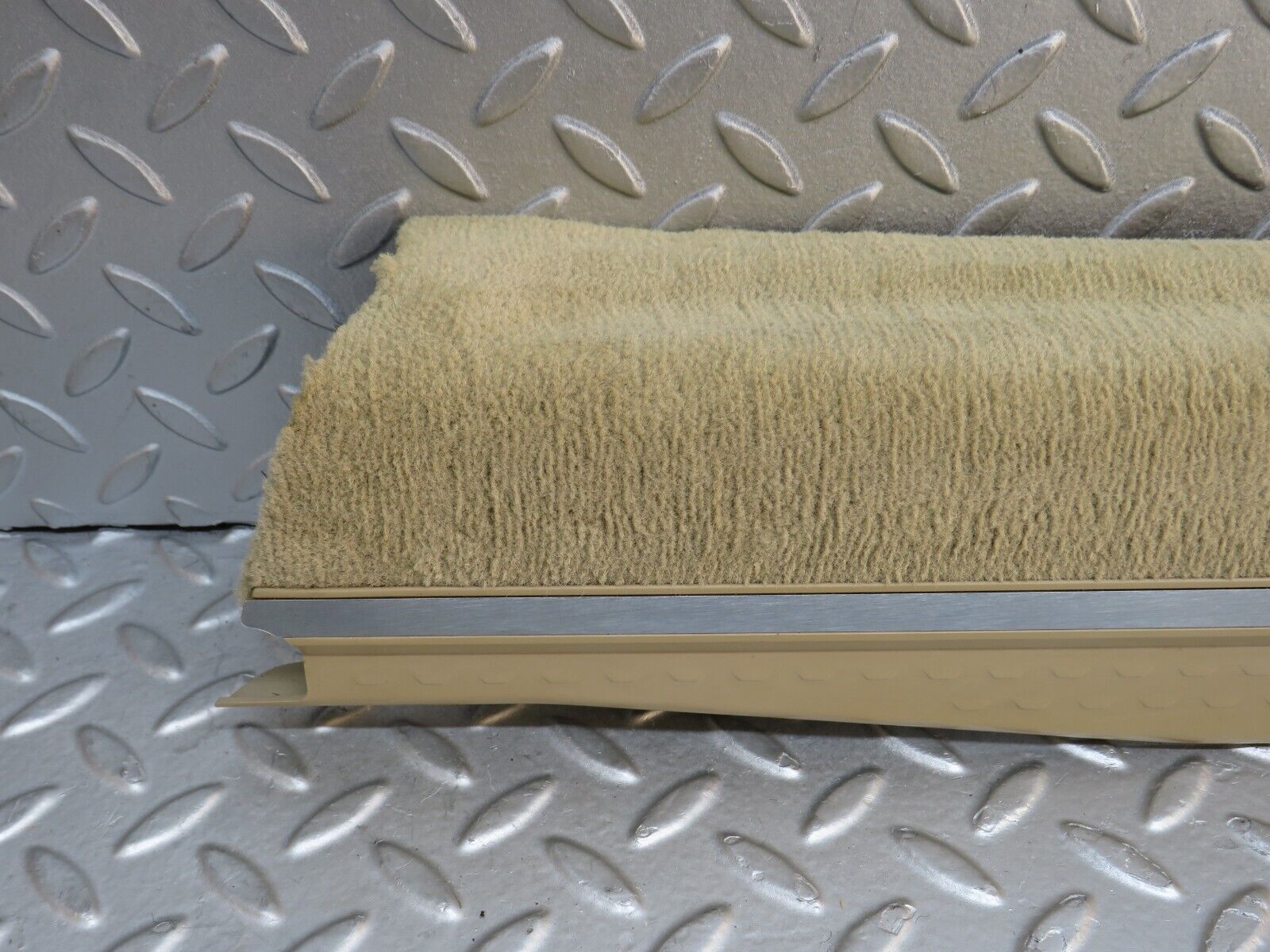 38284 Mercedes-Benz R129 280SL Coupe Right Door Sill Cover Beige 1296800235