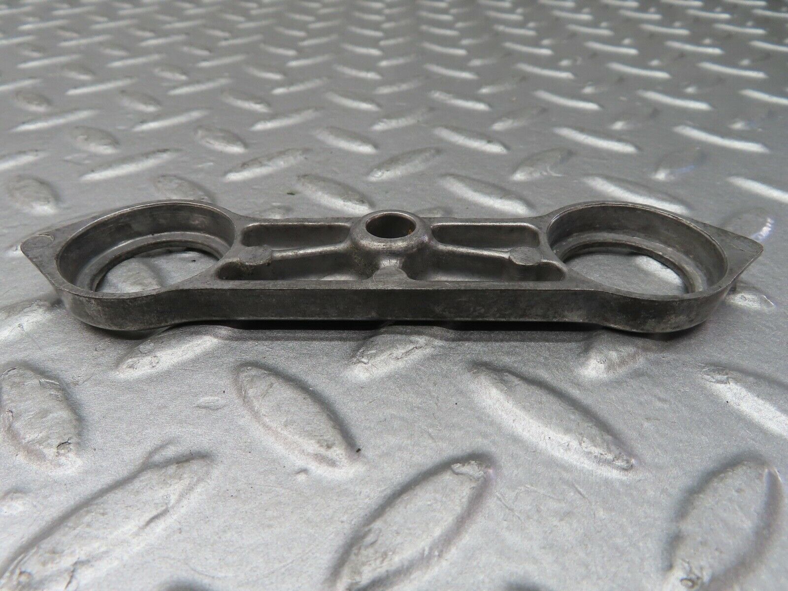 20365 Mercedes-Benz W114 280CE Coupe Fuel Injector Bracket 1300780341