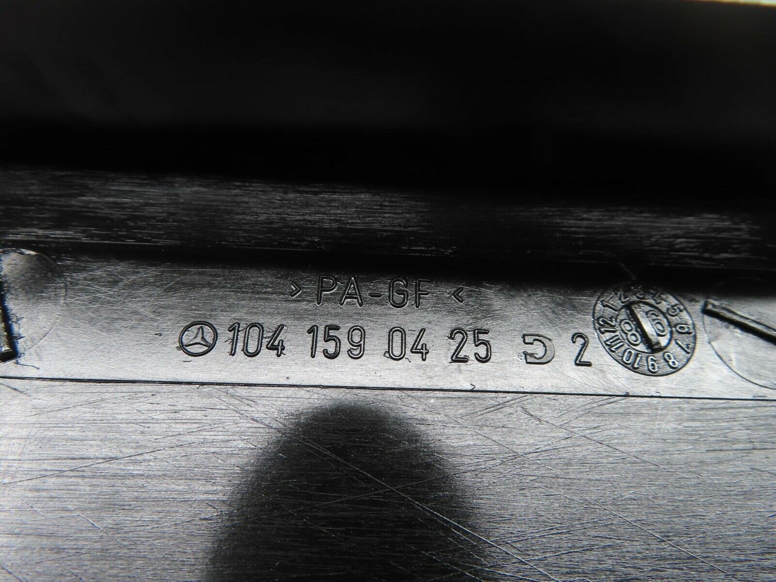 14950 Mercedes-Benz W140 S320 Ignition Lead Cover 1041590425