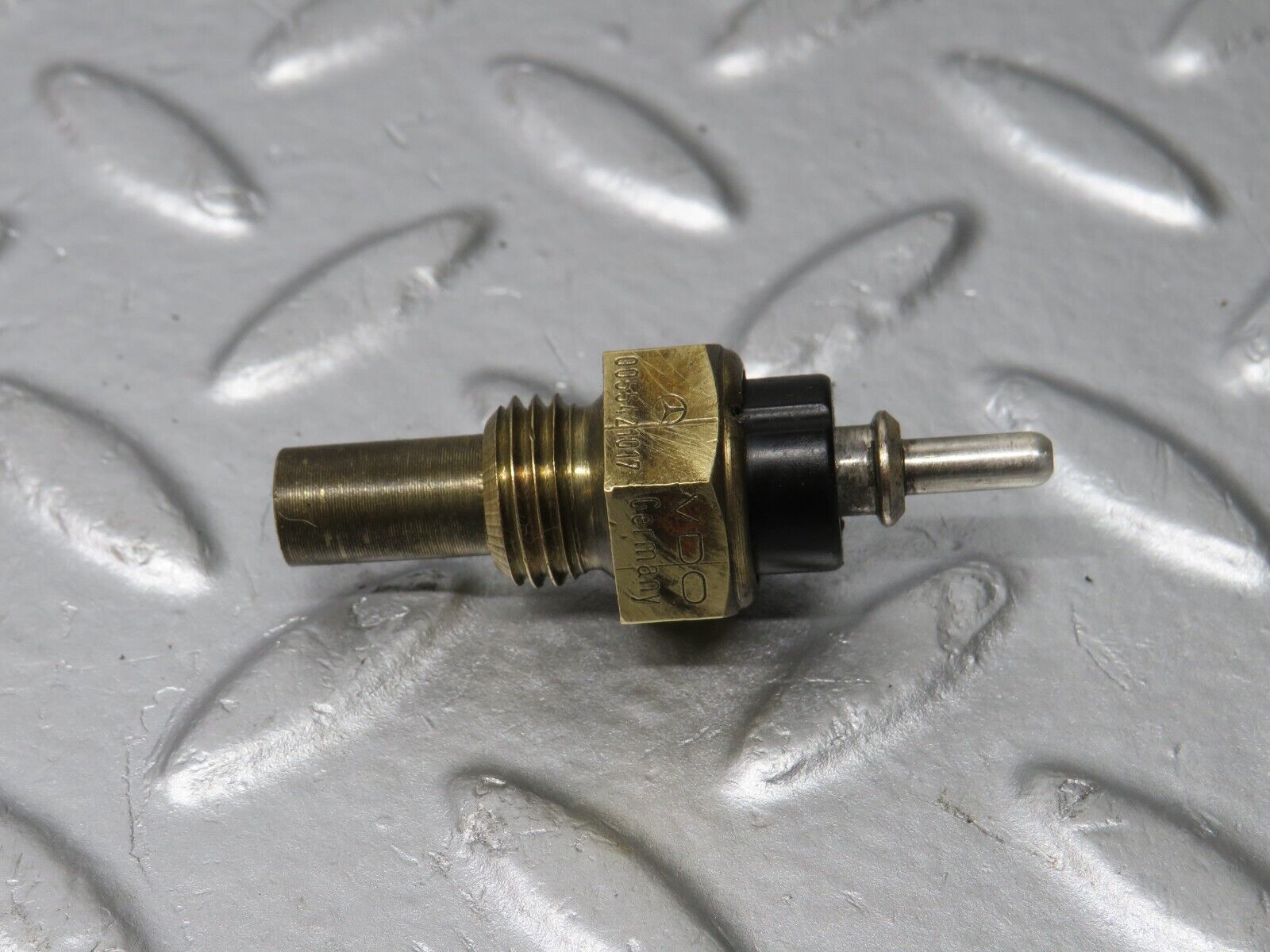 39714 Mercedes-Benz R129 320SL Coupe Coolant Temperature Sensor 0055421017