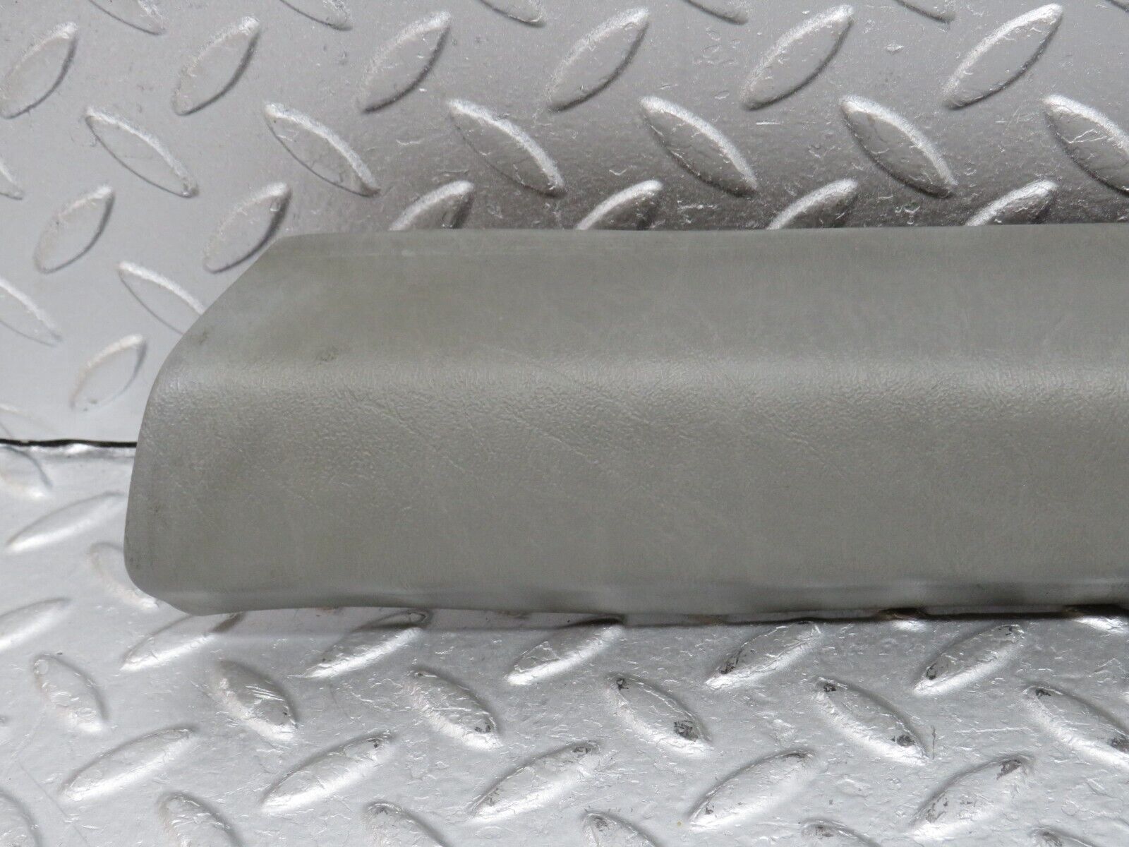 36060 Mercedes-Benz W126 420SE A Pillar Interior Cover Left Side Grey