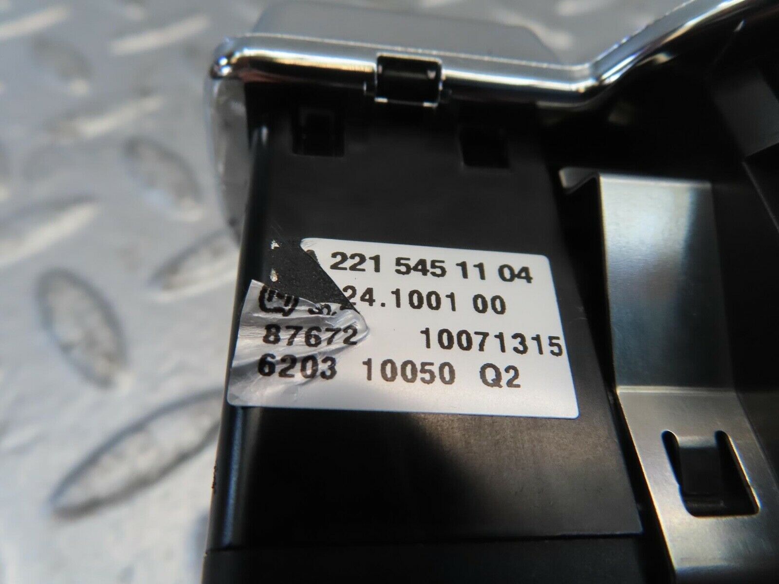 11079 Mercedes-Benz W221 S320 Headlight Switch 2215451104