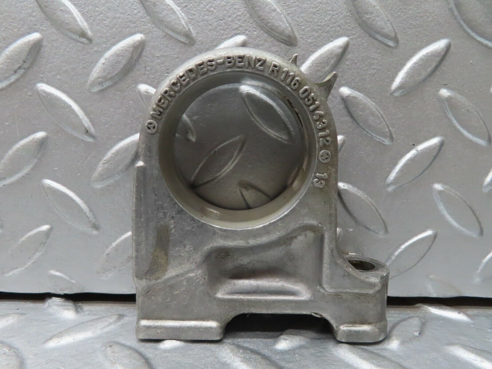 17728 Mercedes-Benz W116 450SEL Camshaft Tower Bearing 1160514312