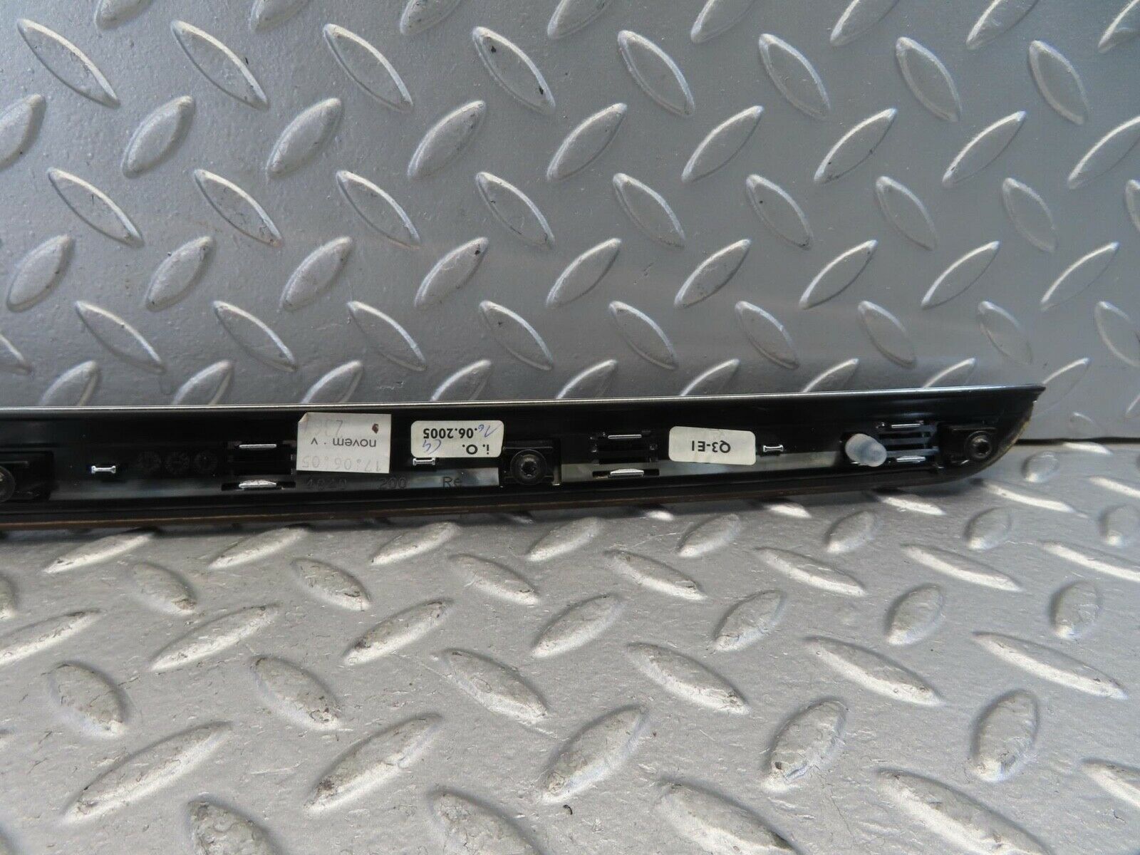 11101 Mercedes-Benz W221 S320 Front Right Interior Wood Trim 2217200422