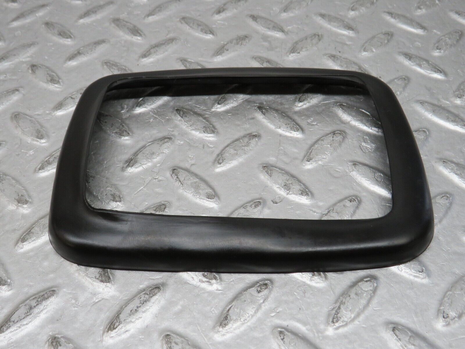 37403 Mercedes-Benz W109 300SEL Gear Selector Surround Rubber