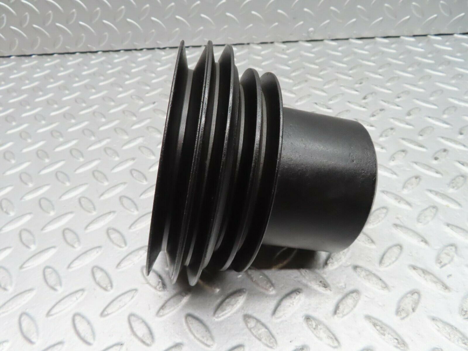 16633 Mercedes-Benz C107 380SLC Crankshaft Pulley