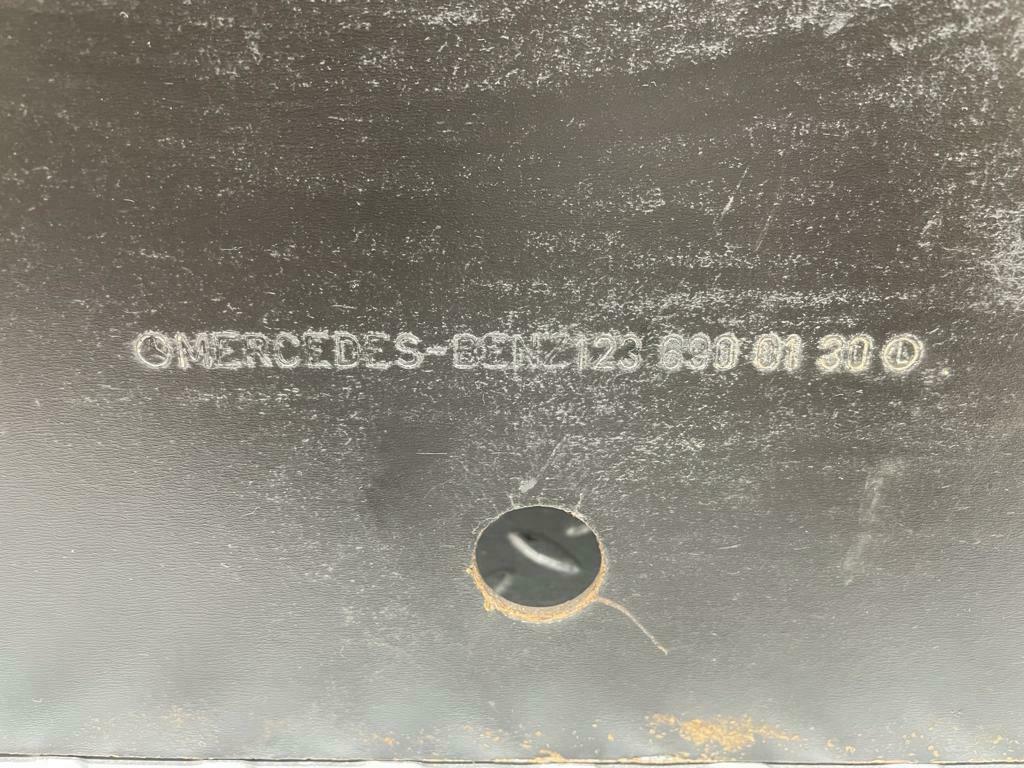 13525 Mercedes-Benz W123 200 Spare Wheel Cover 1236900130