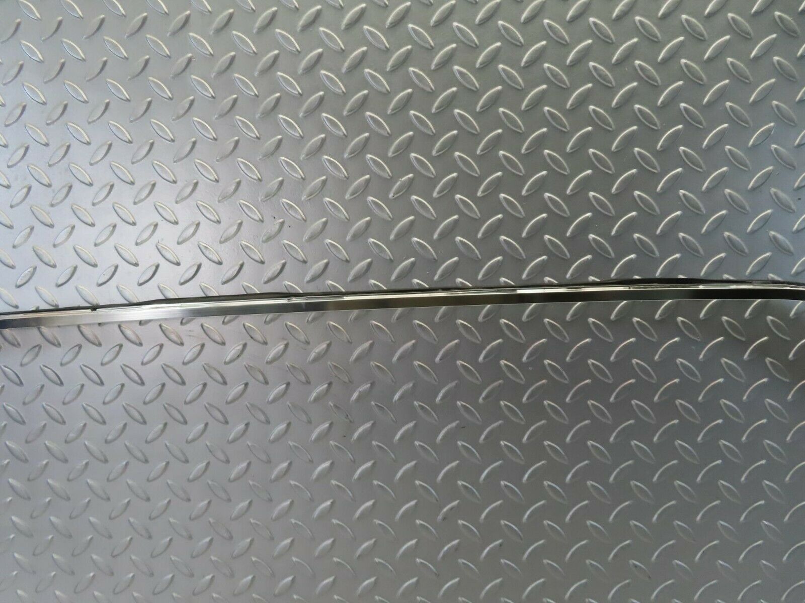 11585 Mercedes-Benz C123 230CE Coupe Chrome Roof Trim Cladding Right Side
