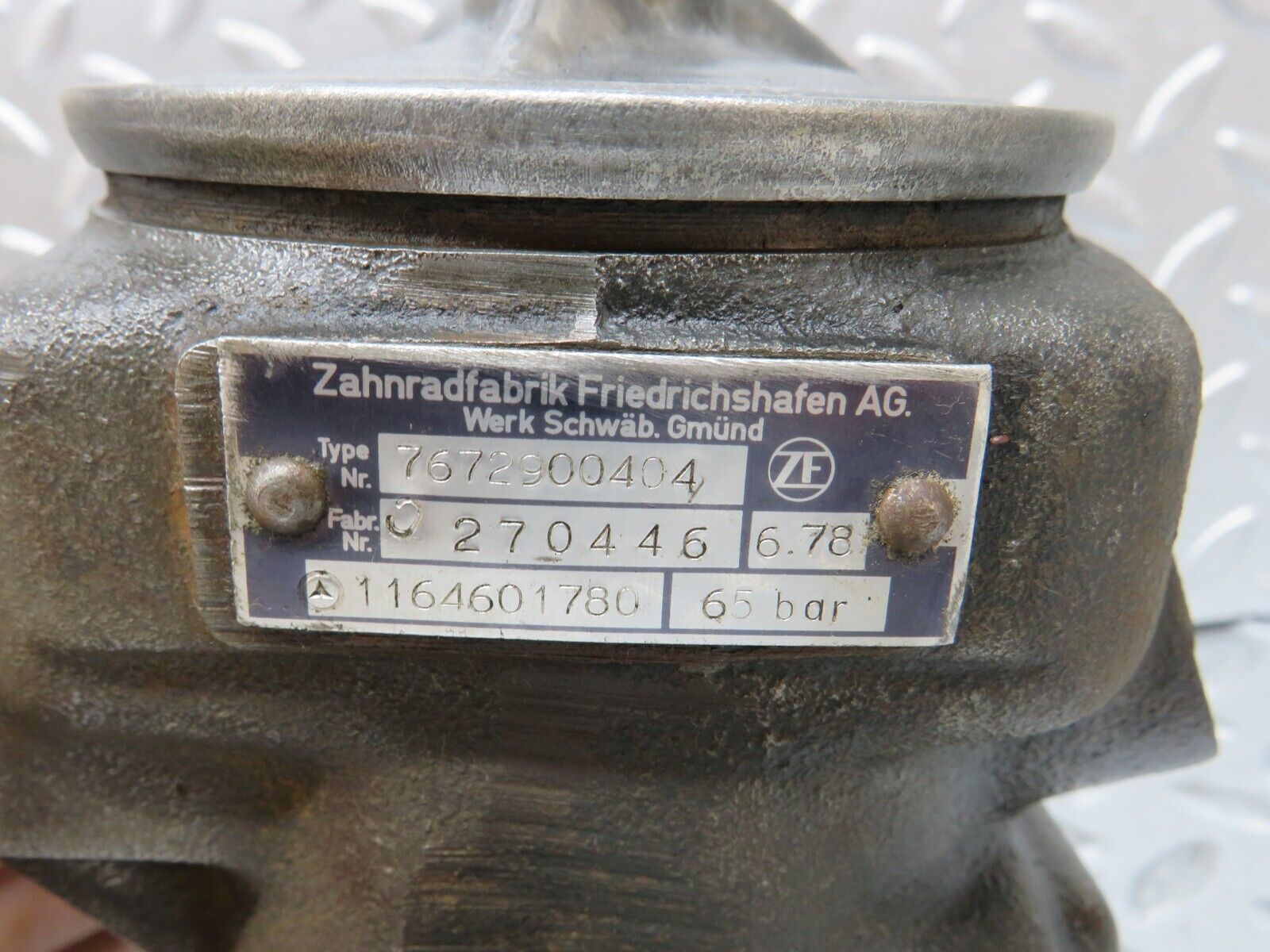 26287 Mercedes-Benz W116 450SE Power Steering Pump 1164601780