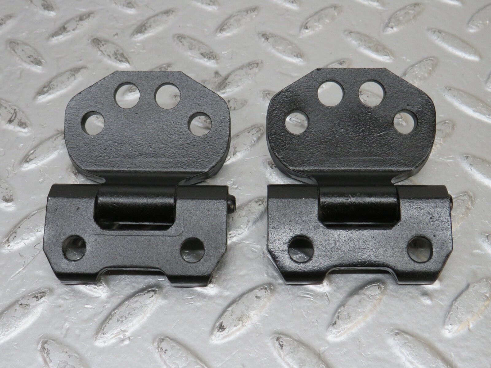 33895 Mercedes-Benz W124 260E Door Hinge Right Side