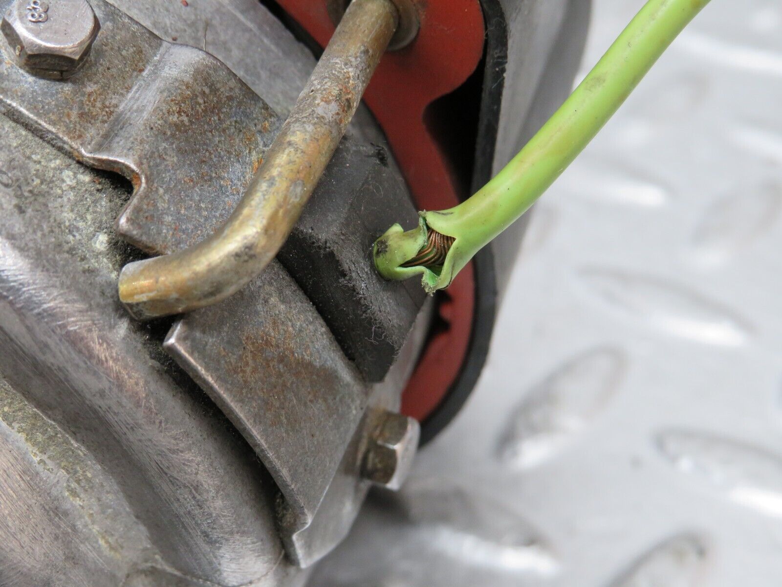 26334 Mercedes-Benz W116 450SE Ignition Distributor 0237404006