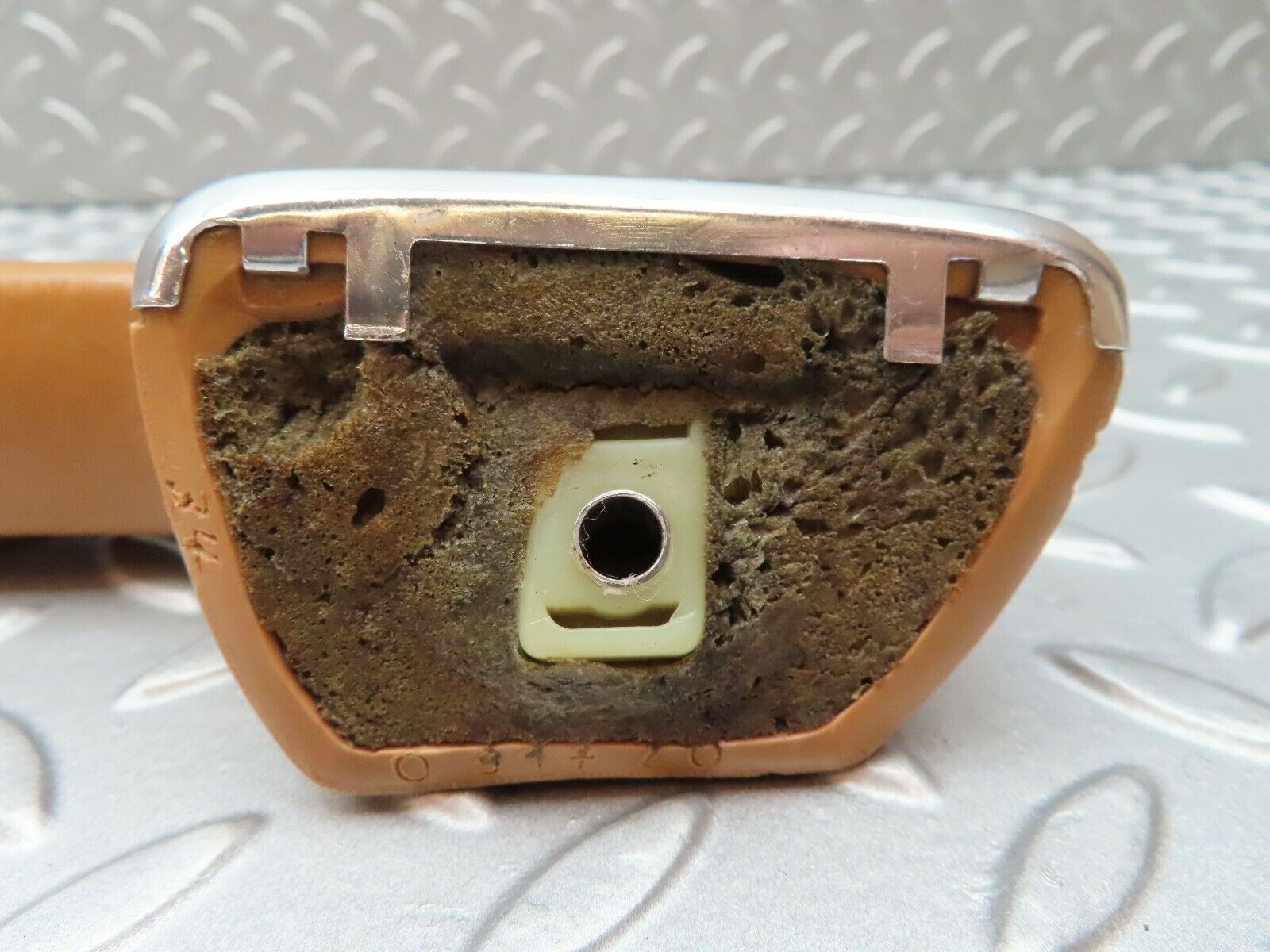 3805 Mercedes-Benz S123 200T Wagon Door Handle Front Right Palomino 1239702001