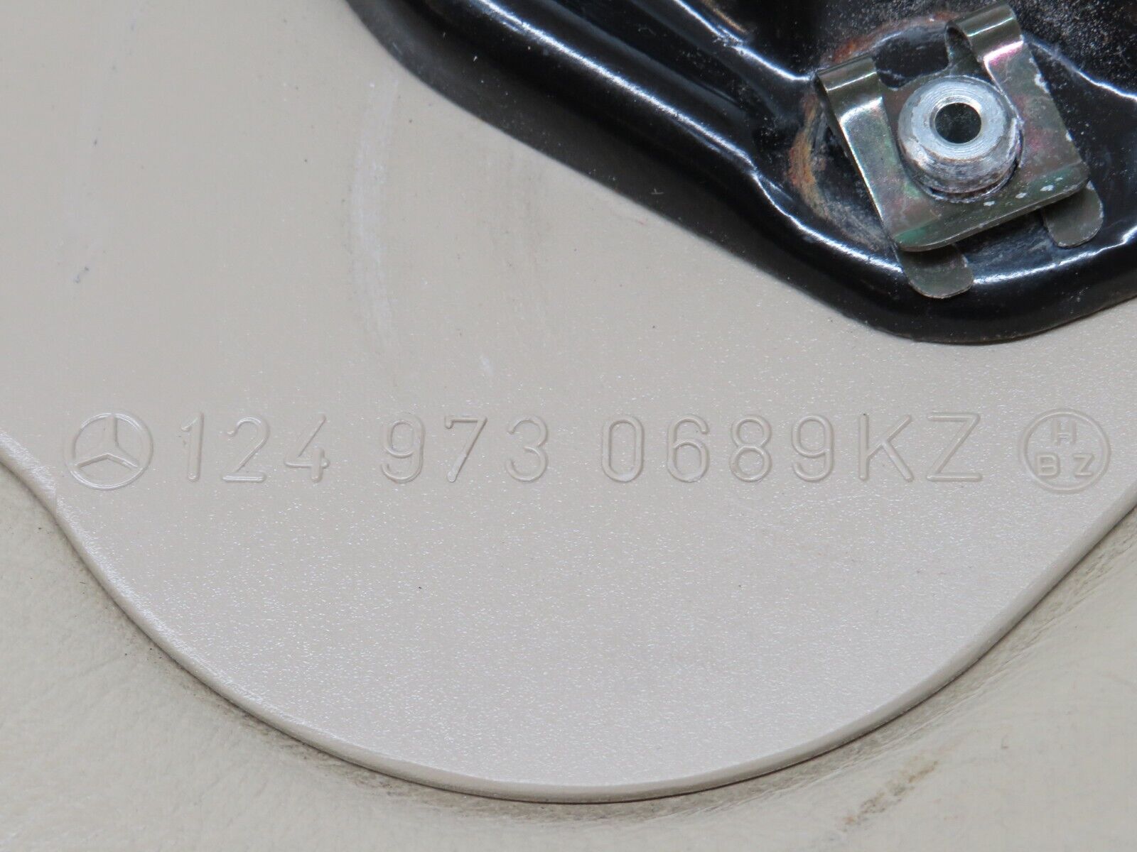 26748 Mercedes-Benz C124 220CE Rear Centre Armrest Beige 1249240237 1249730689