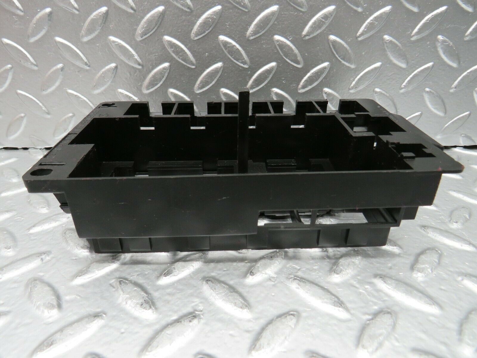 22595 Mercedes-Benz C124 E220 Coupe Fuse Relay Holder Bracket 1245450140