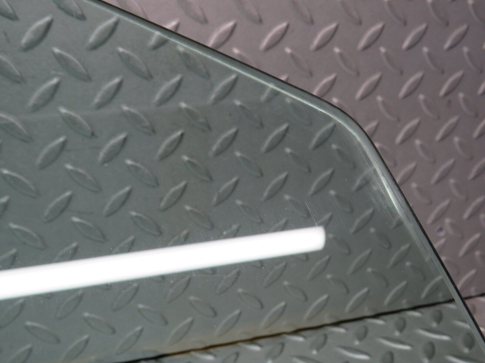 37874 Mercedes-Benz A124 320E Cabriolet Front Right Door Window Glass