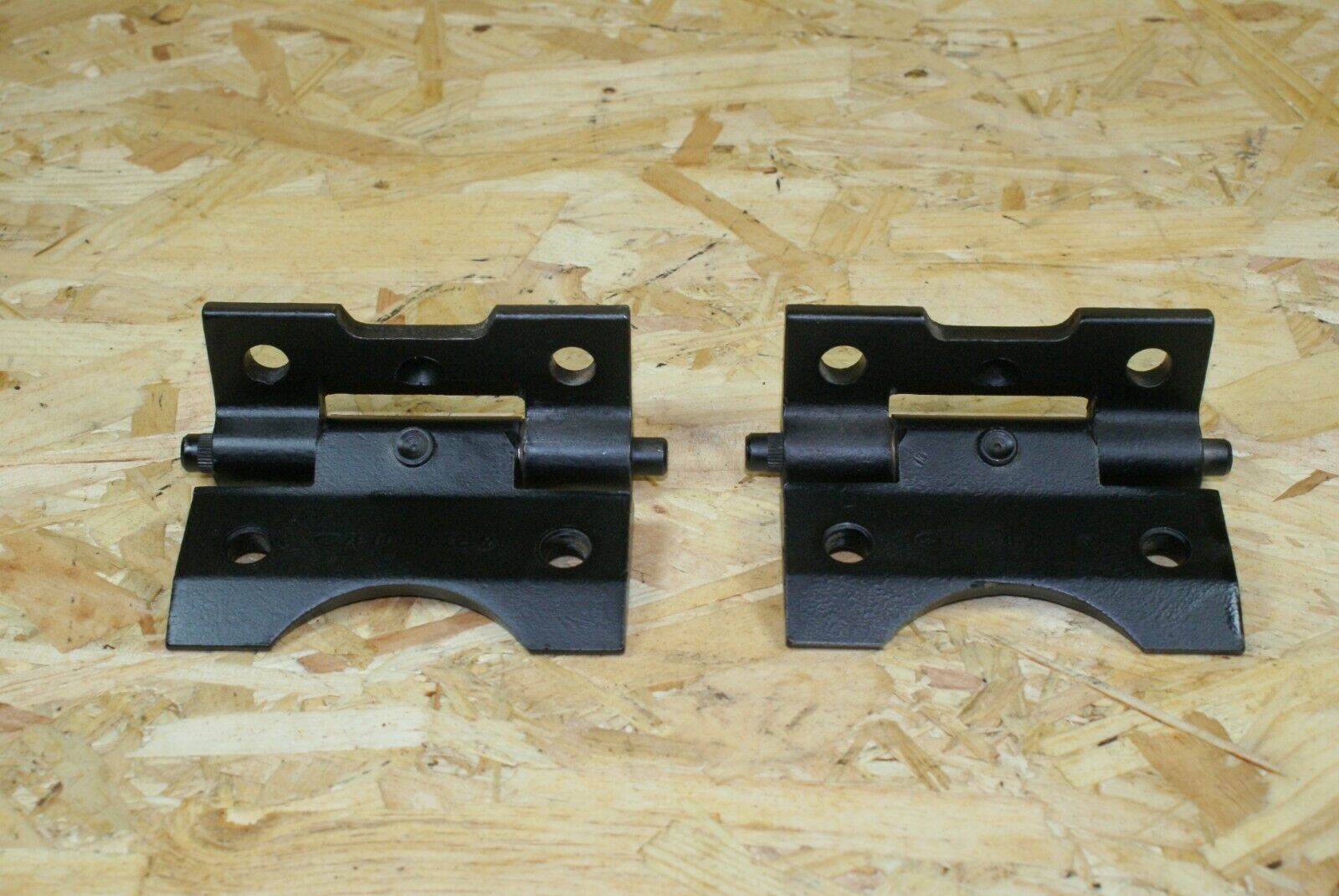 2244 Mercedes-Benz W123 280E Door Hinge Pair 1237200037