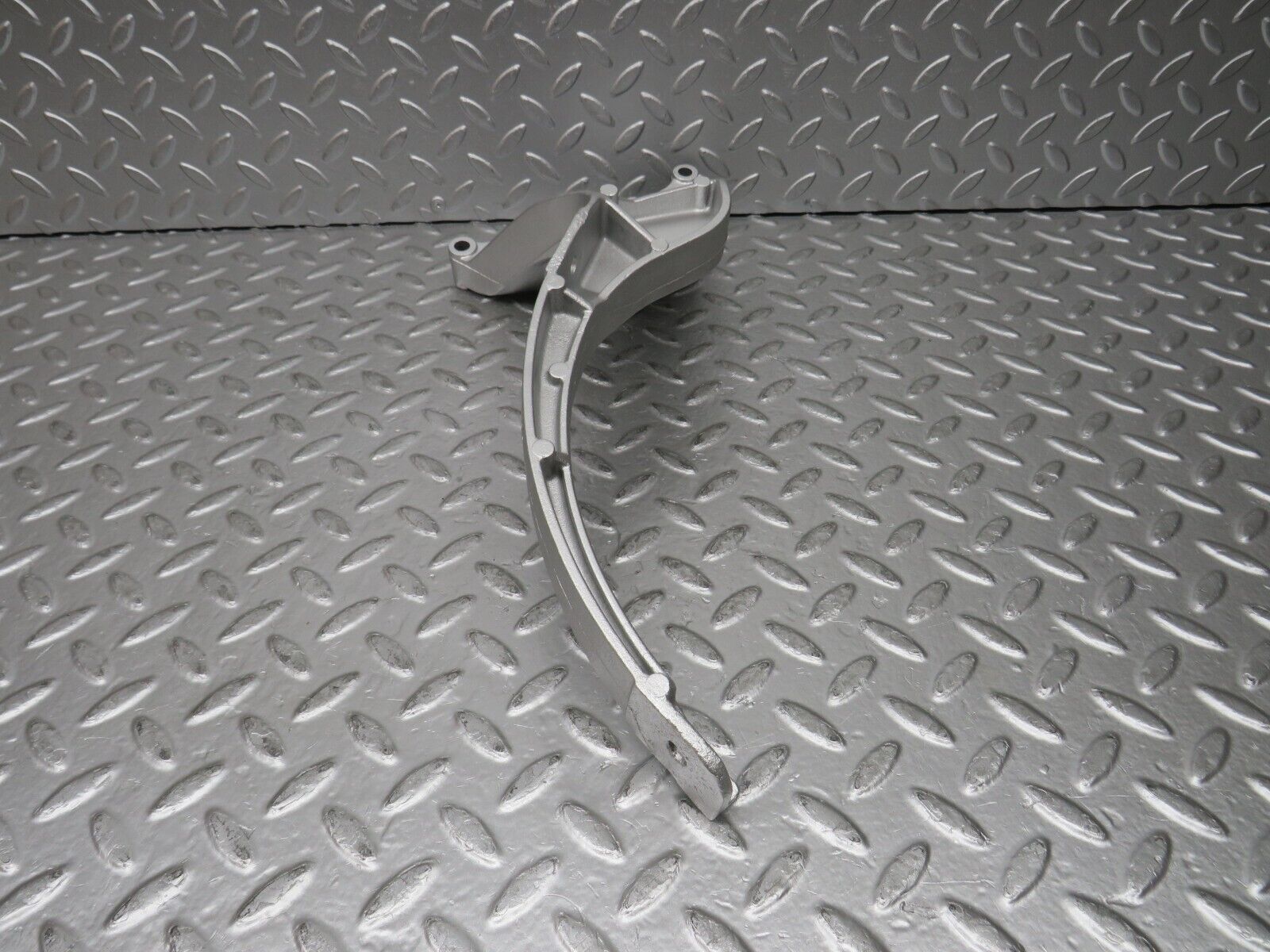 30146 Porsche 924 Exhaust Rear Silencer Bracket 477253243