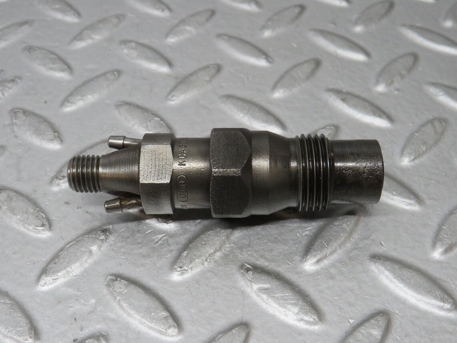 35890 Mercedes-Benz 240D OM616.912 Diesel Fuel Injector Bosch KCA30S35/4