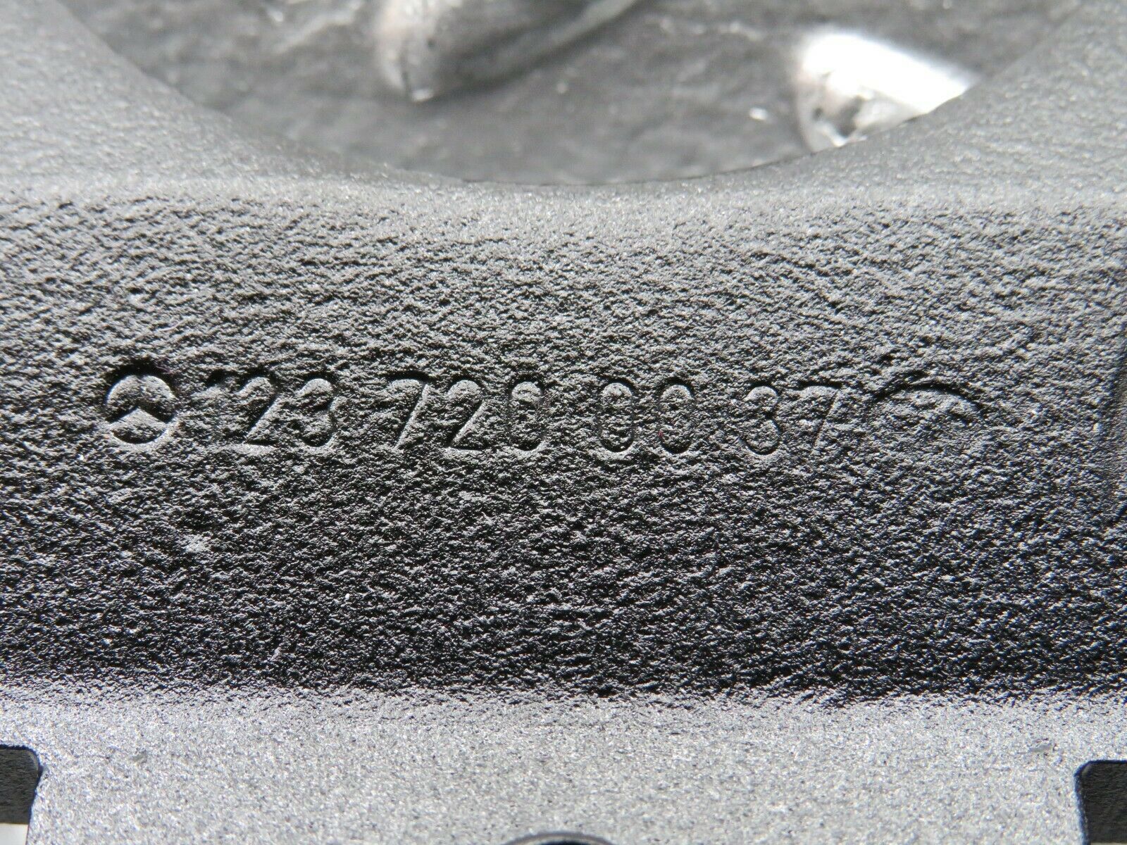 23120 Mercedes-Benz C123 230CE Coupe Door Hinges Pair 1237200037