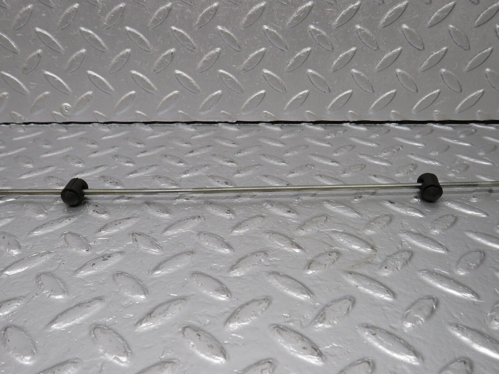 40458 Mercedes-Benz W110 230 Rear Door Lock Control Bar