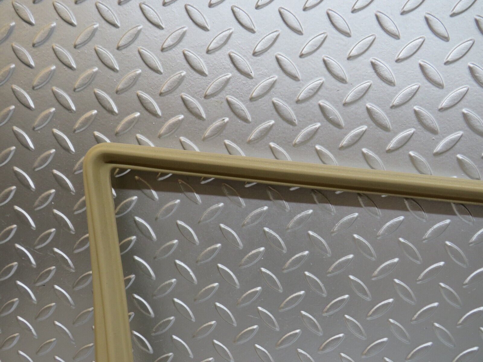 27777 Mercedes-Benz S124 300TE Front Left Door Window Frame Trim 1247250171