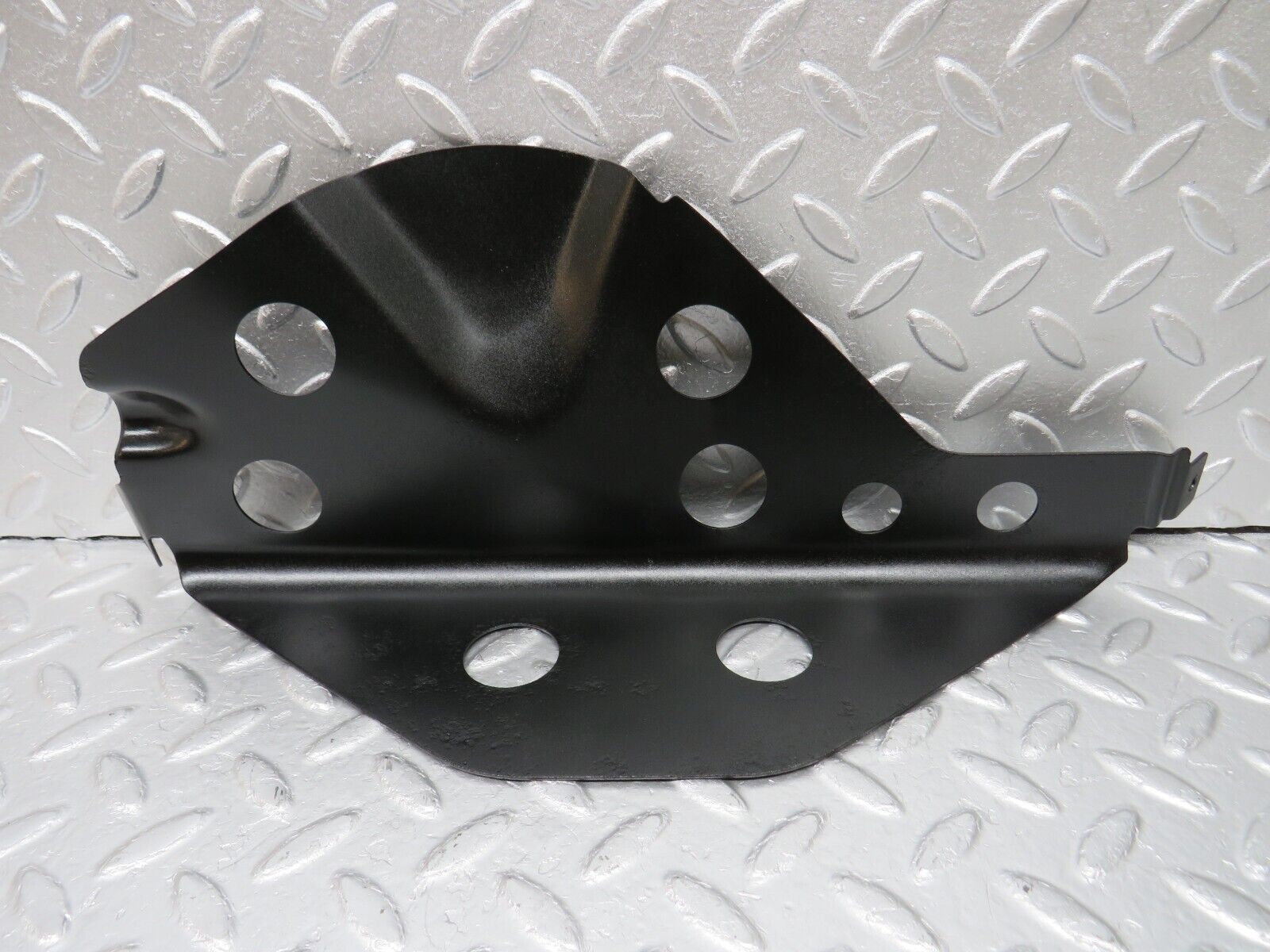 34654 Mercedes-Benz C126 380SEC Coupe Engine Bay Wire Cable Cover