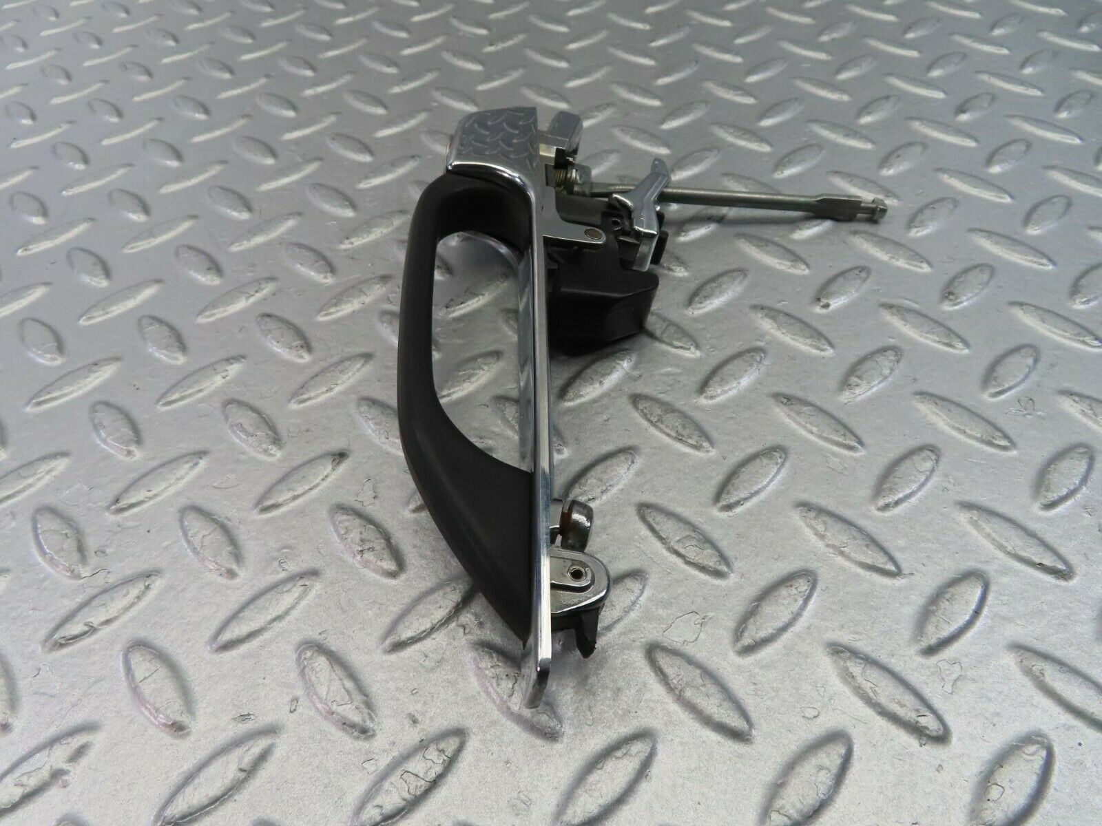 10113 Mercedes-Benz C123 230CE Coupe Exterior Chrome Door Handle No Key