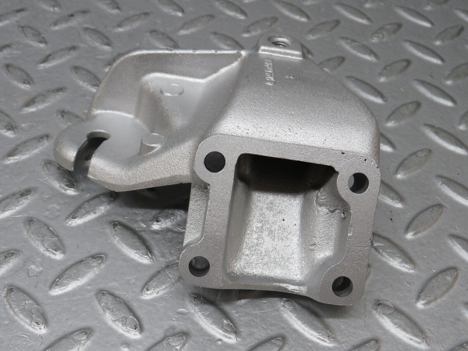 36352 Mercedes-Benz W126 420SE Engine Mount Bracket Right Side 1162235504