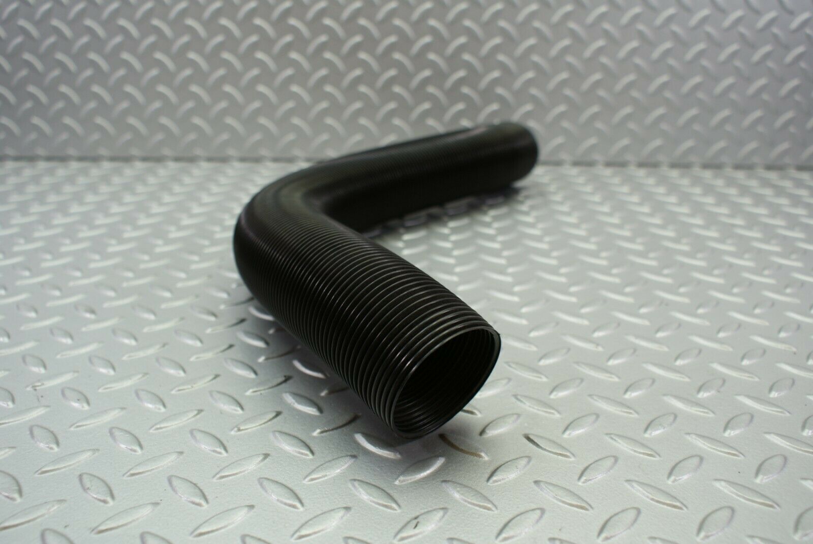 2904 Mercedes-Benz C123 280CE Coupe Ventilation Pipe